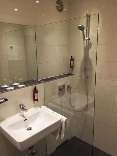 Bathroom 4, Hotel Antares, München