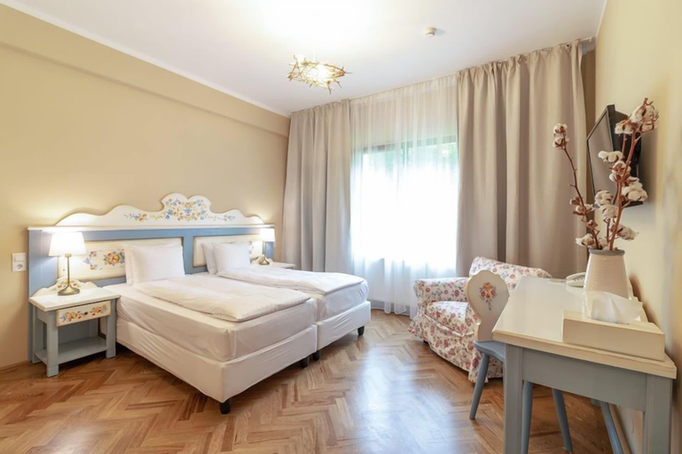 Bedroom 3, Wolkendorf Bio Hotel & Spa 20 km from Brasov, Vulcan