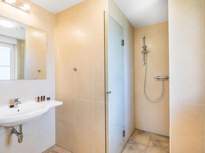 Bathroom, Luxurious villa in Weert for 24 persons, Weert