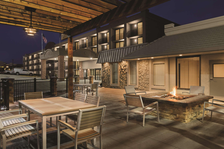 Food & Drinks 5, Country Inn & Suites by Radisson, Erlanger - CS, Kenton