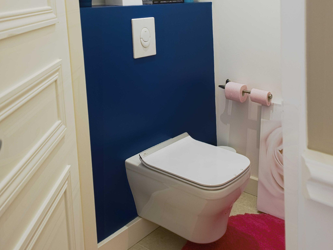 Bathroom 3, Sasha, Côte-d'Or