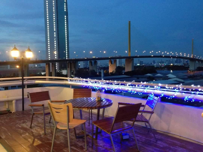 Food & Drinks 5, The View Residence, Rat Burana