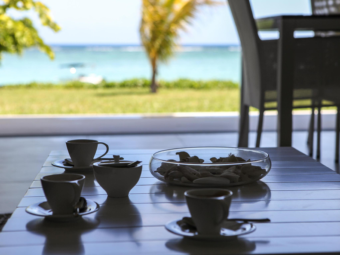 Food & Drinks 5, Cap Ouest Residence by Dream Escapes, Black River