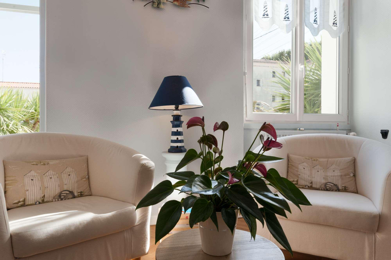 Public Area 2, The Originals Access, Hôtel Corinna, Royan, Charente-Maritime