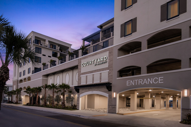 Exterior & Views 1, Courtyard by Marriott Clearwater Beach, Pinellas