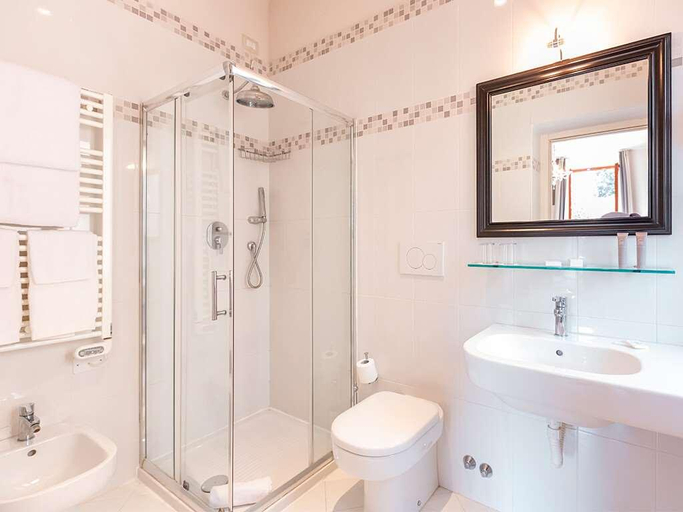 Bathroom 4, Sonder Salute Palace, Venezia
