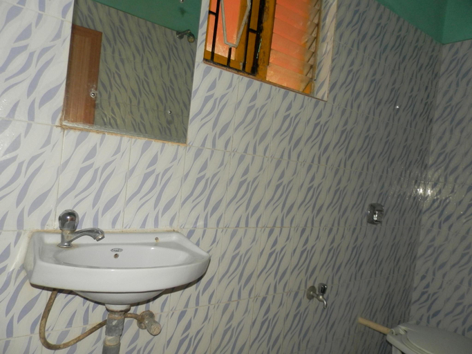 Bathroom 3, Pritams Cottages, South Goa