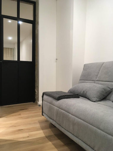 Others 4, Lyon Historic Town Apartment, Rhône