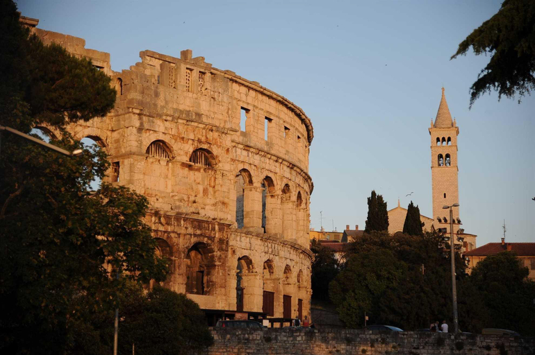 Others 5, House Stefi, Pula