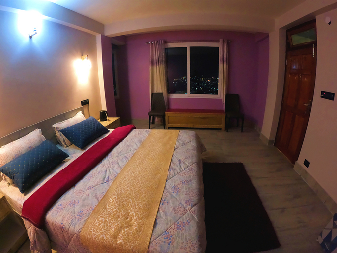 Bedroom 1, The Silverspring, Darjiling