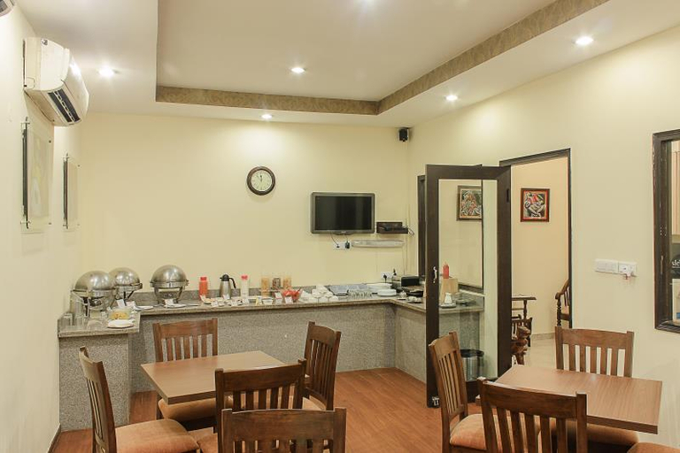 Food & Drinks 4, Enkay Residency V Block-Cyber City, Delhi