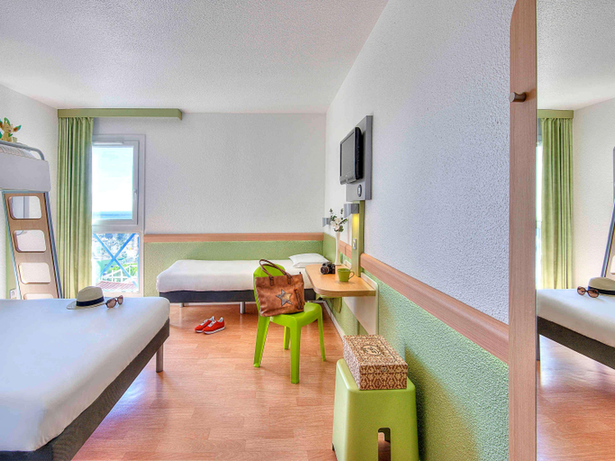 Exterior & Views 2, ibis budget Cannes Mougins, Alpes-Maritimes