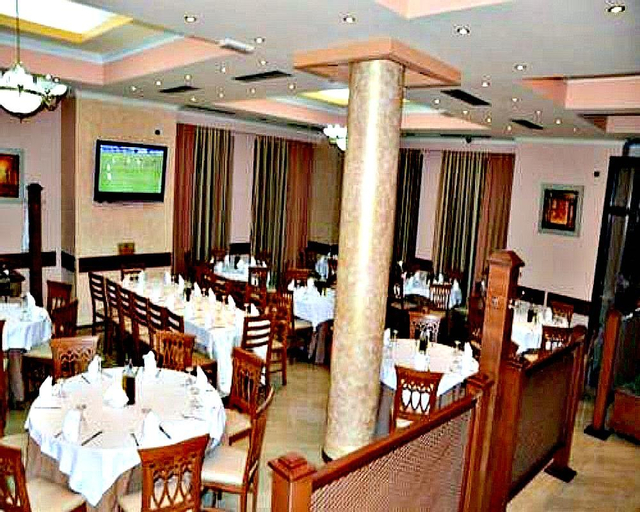 Food & Drinks 5, Hotel Colombo, Elbasanit