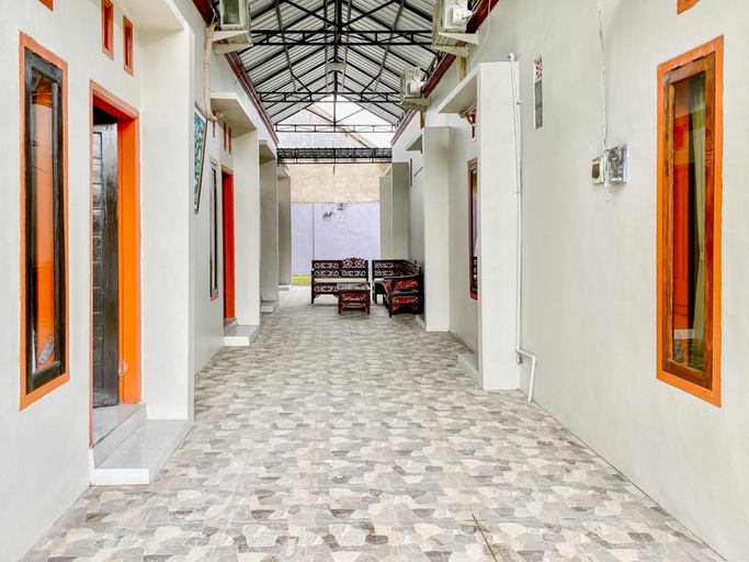 Public Area 3, Griya Asri Syariah Mitra RedDoorz, Banyuwangi