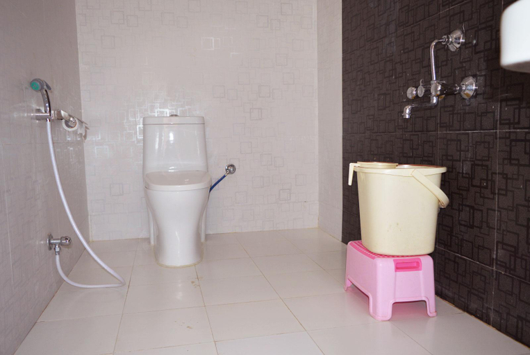 Bathroom, Hotel Bala Paradise, Pithoragarh