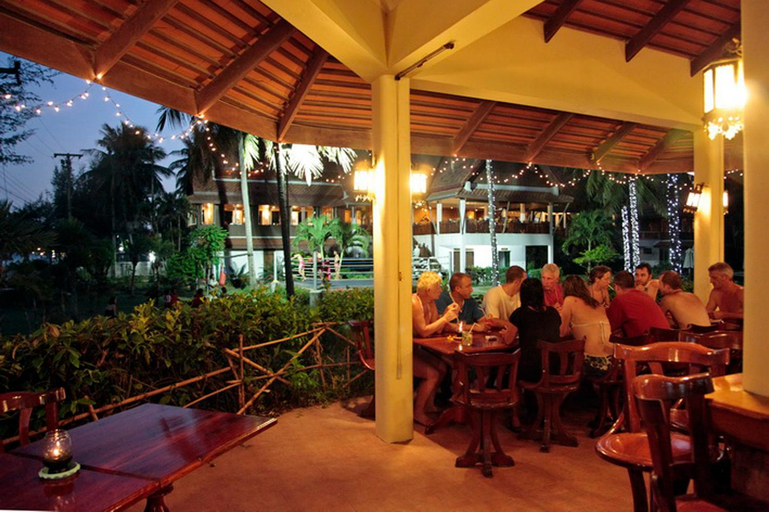 Food & Drinks 5, Coral Hotel, Bang Saphan