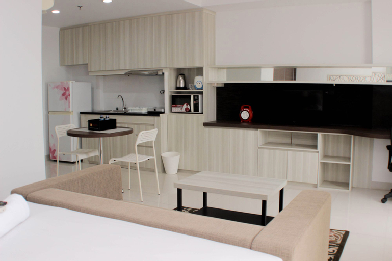 Comfort and Minimalist Studio at Azalea Suites Apartment By Travelio, Cikarang