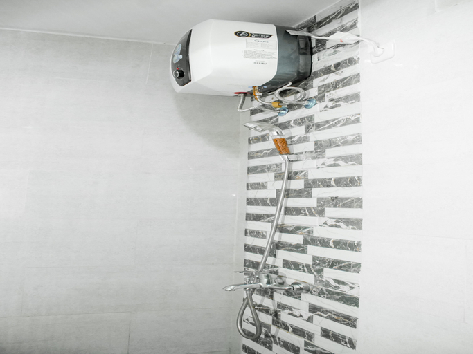 Bathroom 13