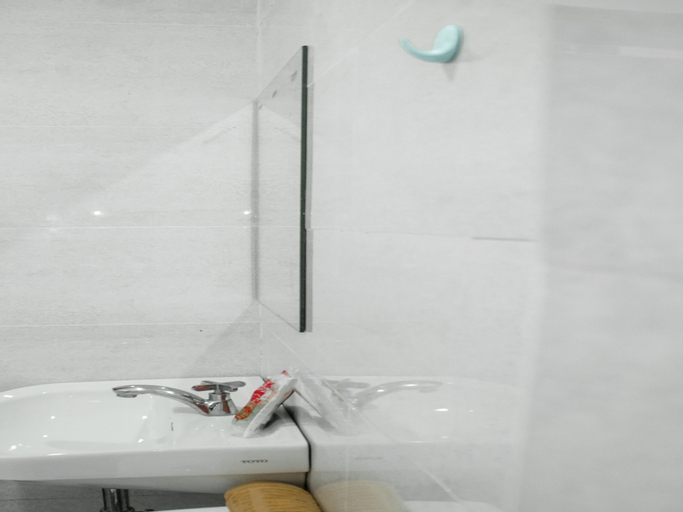 Bathroom 12