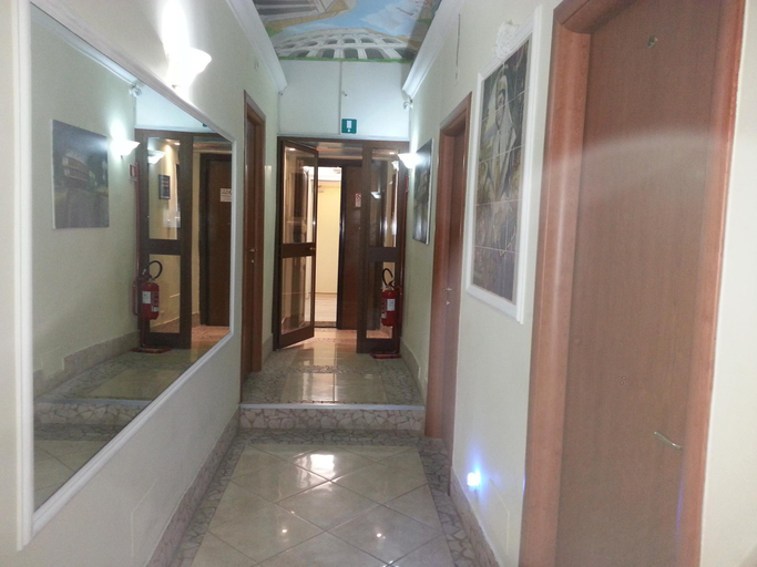 Public Area 2, B&B Alex II, Rome