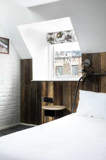 Bedroom 4, Publove @ The Rose & Crown, London