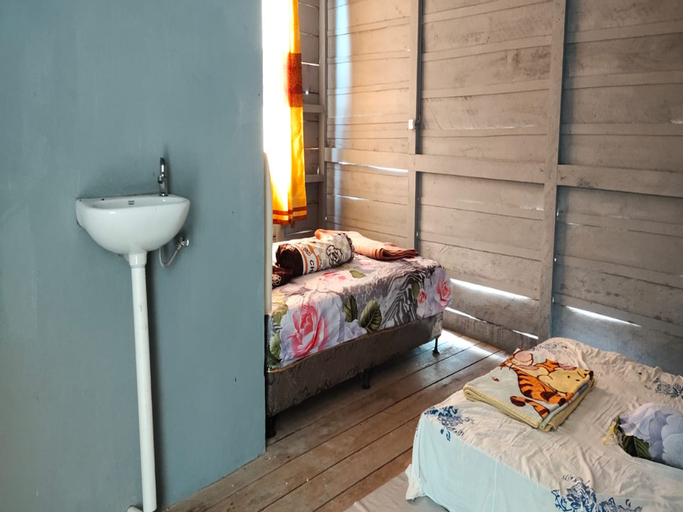 Bedroom 2, Sinton Homestay, Samosir