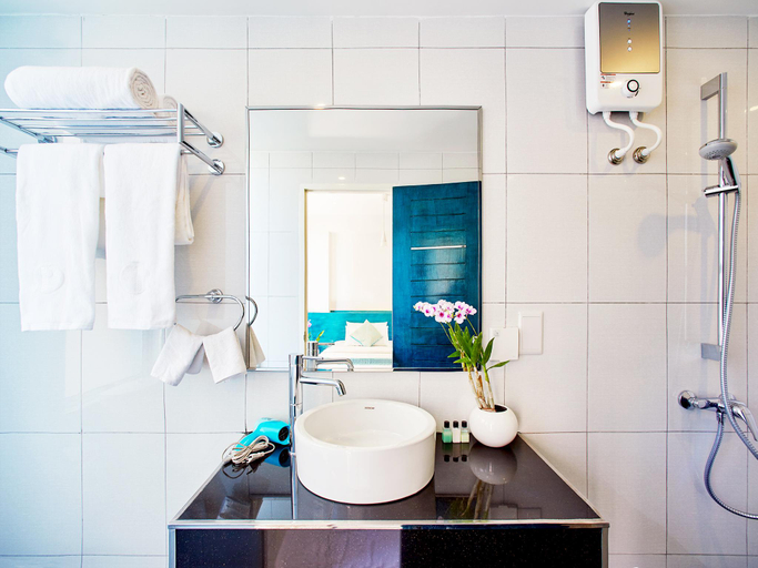 Bathroom 3, Planktons Beach Hotel, Malé