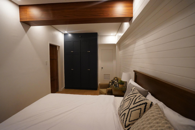 Barnhouse at Forbeswood Heights The Fort BGC, Makati City