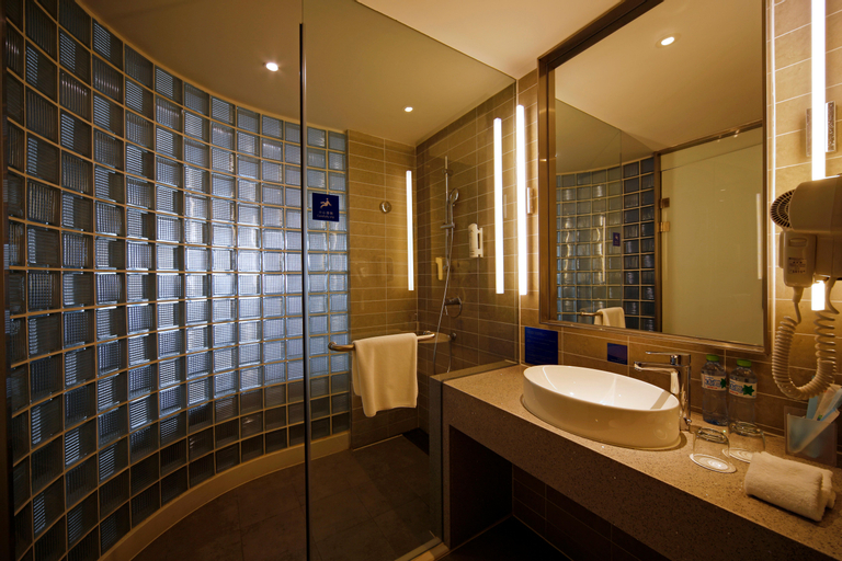 Bathroom 7