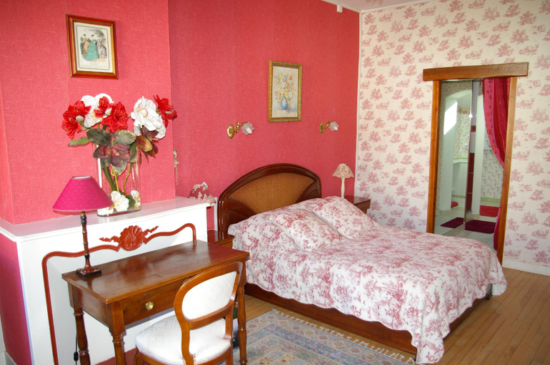 Bedroom 2, Chambres et table d'hôtes La Cognée, Haute-Garonne