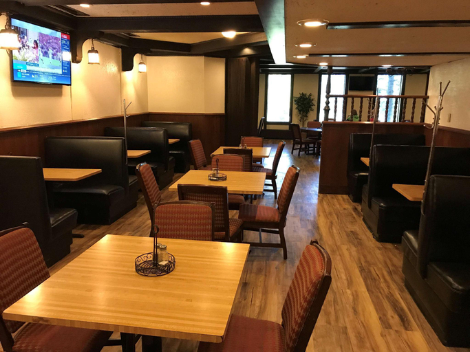 Food & Drinks 5, Ramada By Wyndham Albert Lea, Freeborn