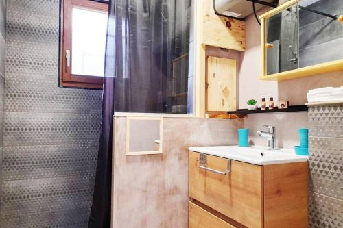 ⁂⁂DUPLEX [CLEDICIHOME] renovated! QUIET AREA // 2 steps from the center / PRIVATE PARKING⁂⁂, Vosges