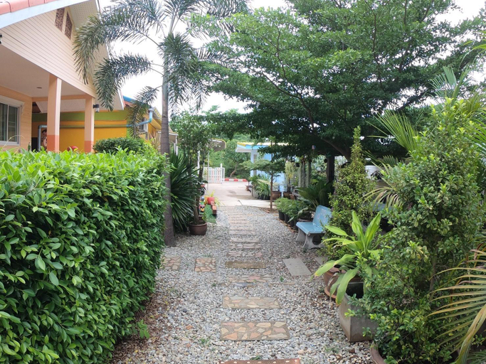 Others 2, Thippawan Bungalow, Koh Si Chang