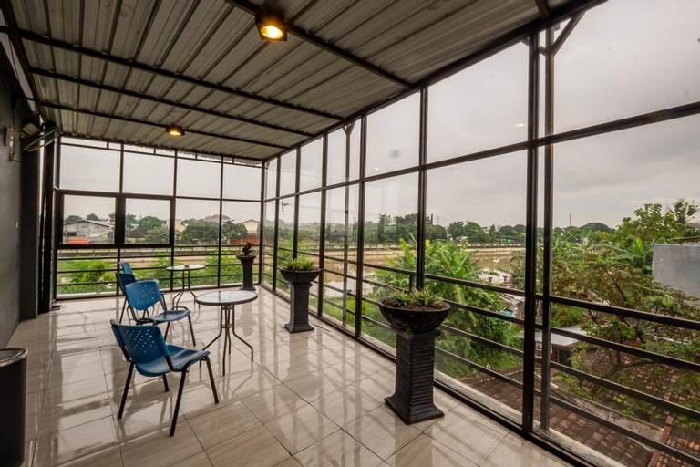 Exterior & Views 22