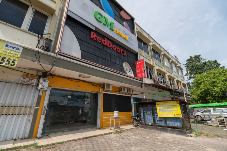 Exterior & Views 2, RedDoorz @ Jalan Gajah Mada Lampung, Bandar Lampung