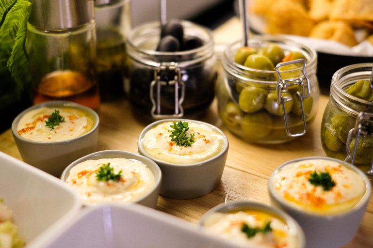 Food & Drinks 23