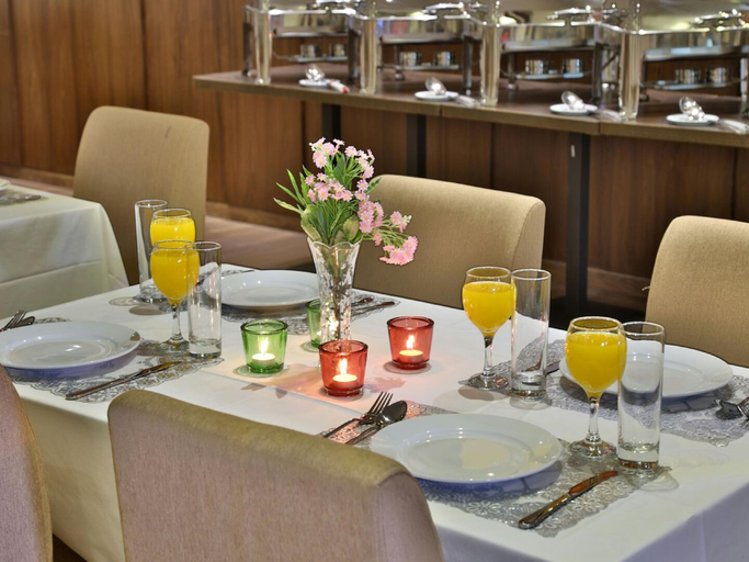 Food & Drinks 5, Thwary Hotel Suite 2, Riyadh