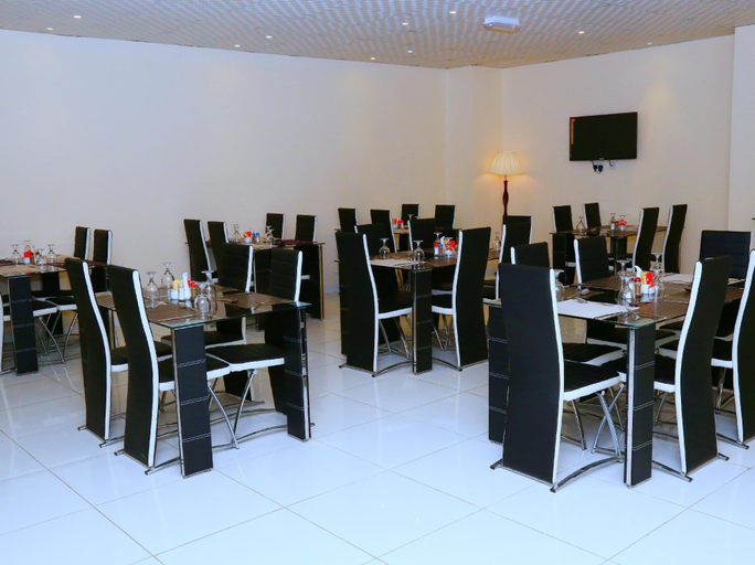 Food & Drinks 4, Al Sadarah Hotel Apartments, Sohar