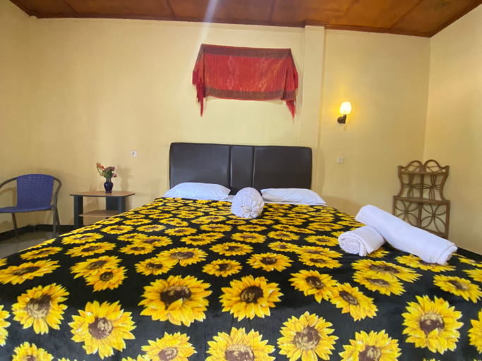 Bedroom 2, Sarapan Restaurant Guest House, Samosir
