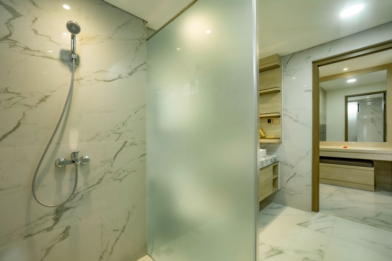 Bathroom 25