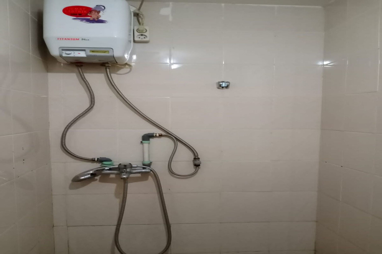 Bathroom 5, Apartment Sunter Park View by Cartic, North Jakarta