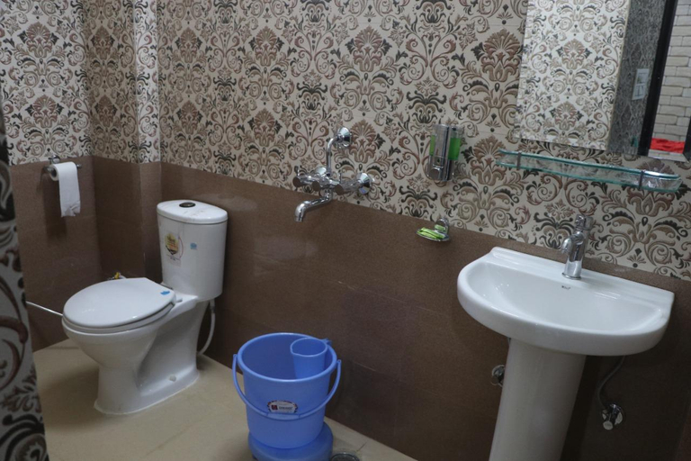 Bathroom 4, Krishna Dreams, Dehradun