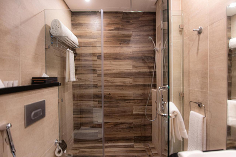 Bathroom 5, Swiss-Belinn Sharq Kuwait, Kuwait City