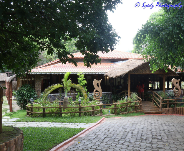 Exterior & Views 2, Shangri-La Jungle Village Resort, Uttara Kannada