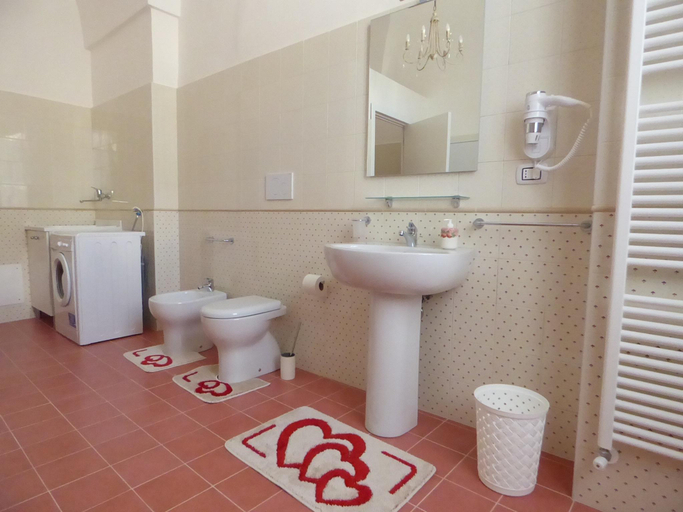 Bathroom 3, L'Antica Dimora, Brindisi