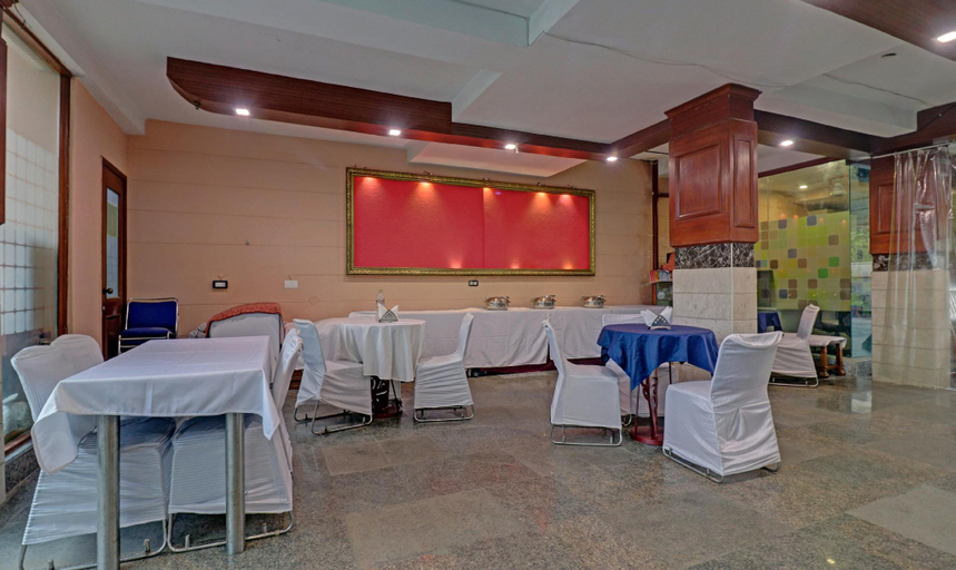 Food & Drinks 5, Itsy Hotels Hamlets Stay, Gautam Buddha Nagar