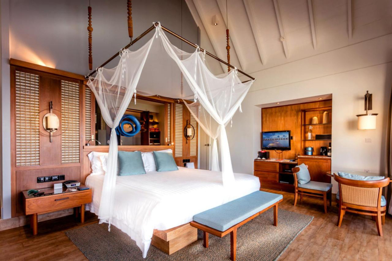 Bedroom 5, Machchafushi Island Resort & Spa Maldives, The Centara Collection