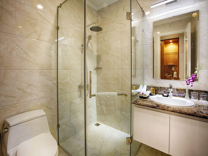Bathroom 3, Riverside Hotel Quang Binh, Đồng Hới