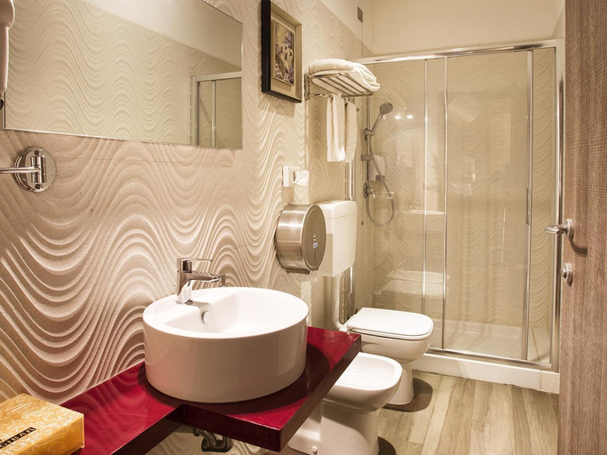 Bathroom 4, Igiban Hotel, Milano