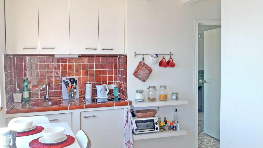 Others 4, Lovely sea view studio & patio, 5mn from the beach, Girona